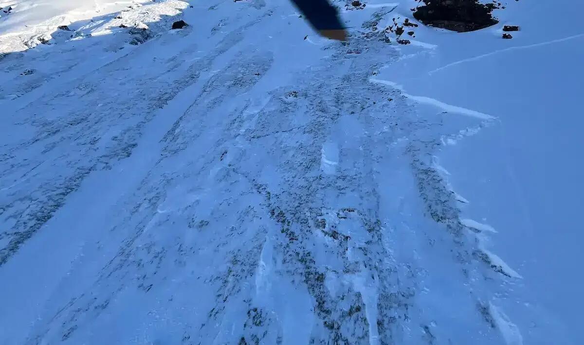 Ancora una valanga a Nord Est, scialpinista trascinato per centinaia di metri: liberato in tempo - 