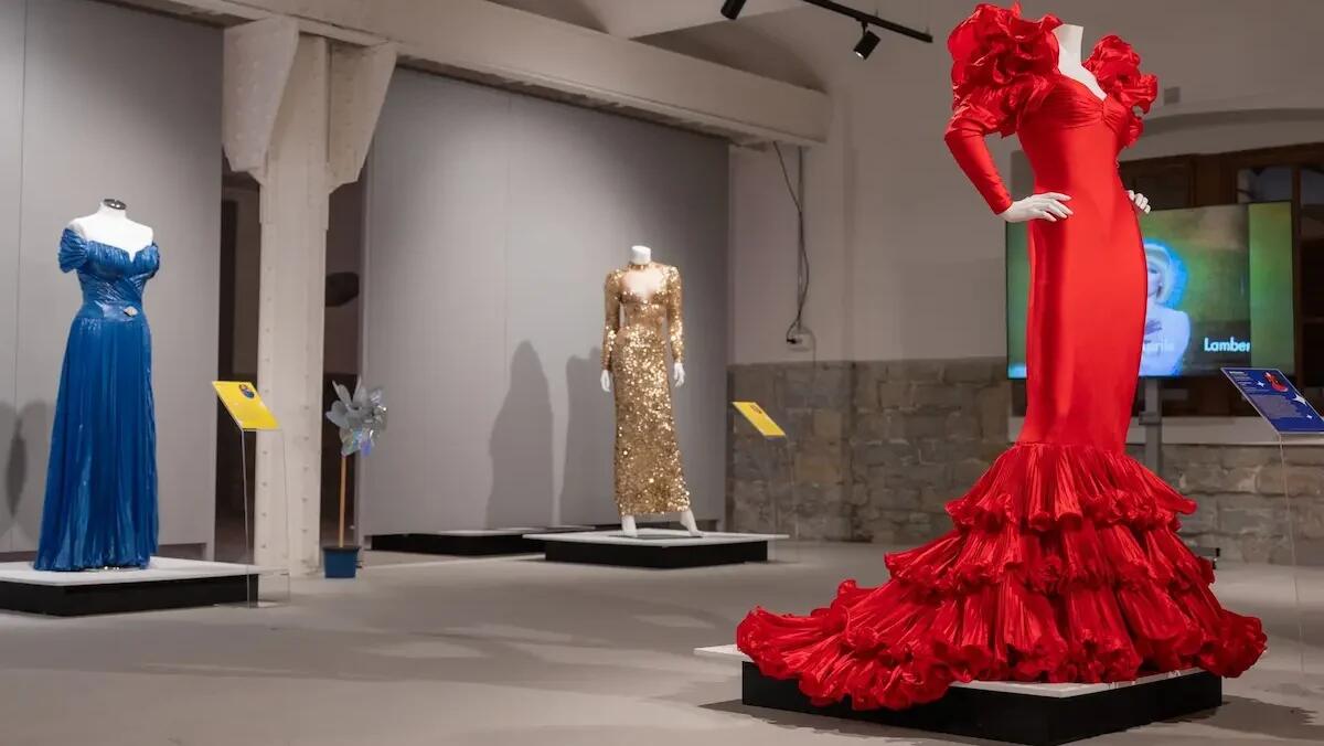 Trieste celebra Raffaella Carrà: “Ballo ballo!” e flashmob al Magazzino 26 - 