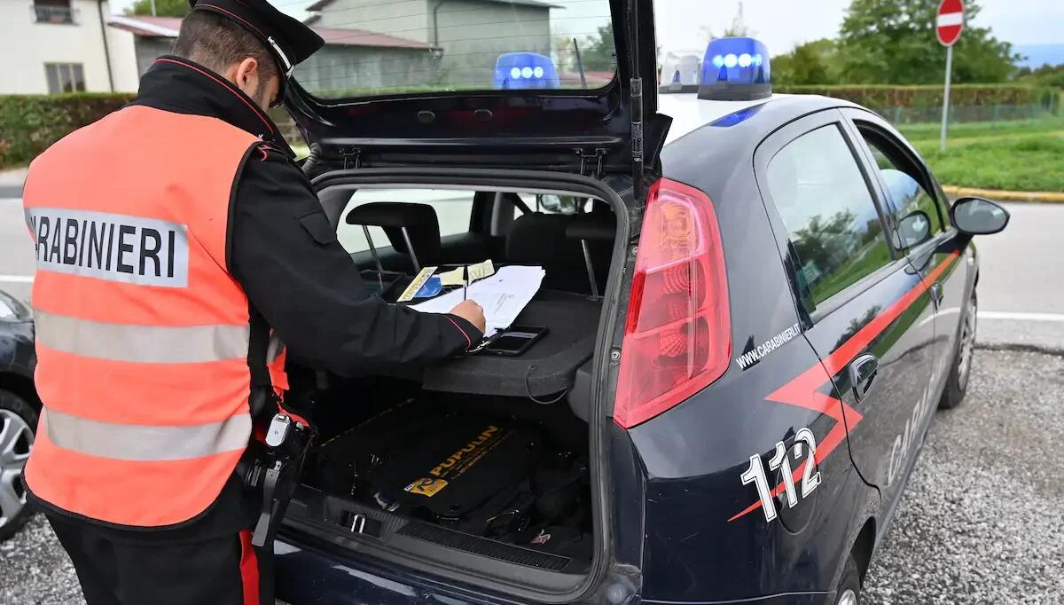 Raffica di controlli stradali: in otto non superano l'alcoltest, scatta anche una denuncia - 