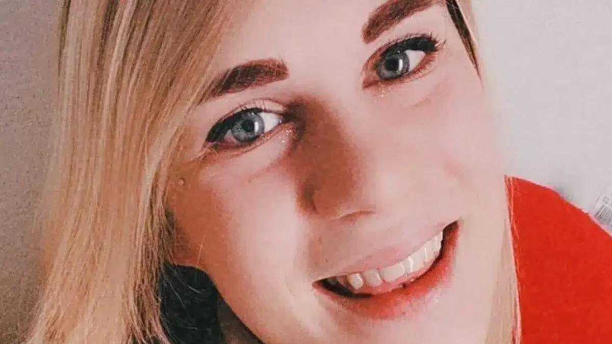 Si schianta contro un camion, Eleonora muore a 31 anni: il sogno infranto di cambiare lavoro e laurearsi - 