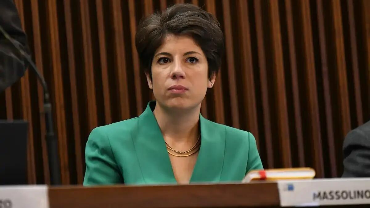 Giulia Massolino critica la bocciatura della mozione sul linguaggio di genere in Regione FVG - 