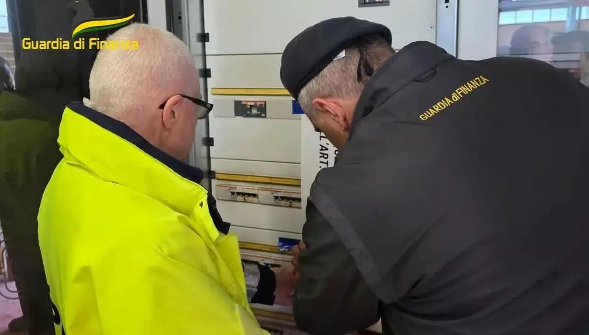 Mancate autorizzazioni e fuoriuscite di polveri sottili: sequestrati due impianti di lavorazione del legno - 
