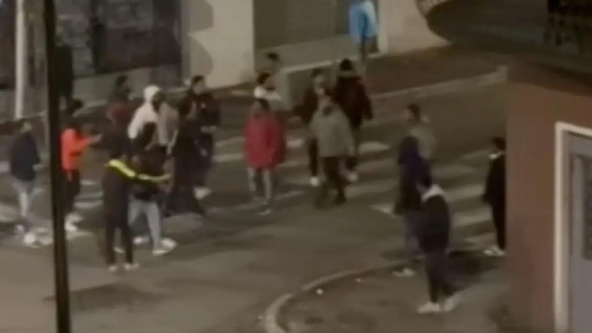 Spintoni, urla e pugni, rissa tra bengalesi: si punta il dito contro il centro culturale di via Linghindal - 