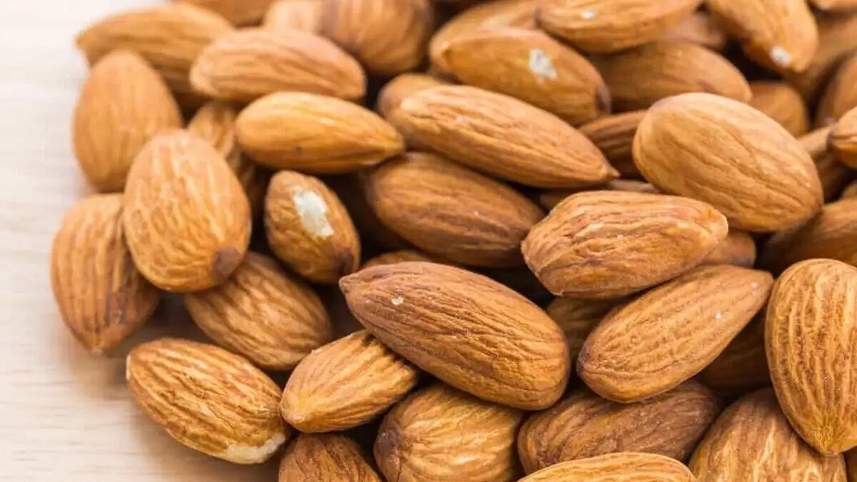 Scomparso un carico di mandorle, truffa del valore di 500mila euro: l'autotrasportatore ha fatto perdere le sue tracce -