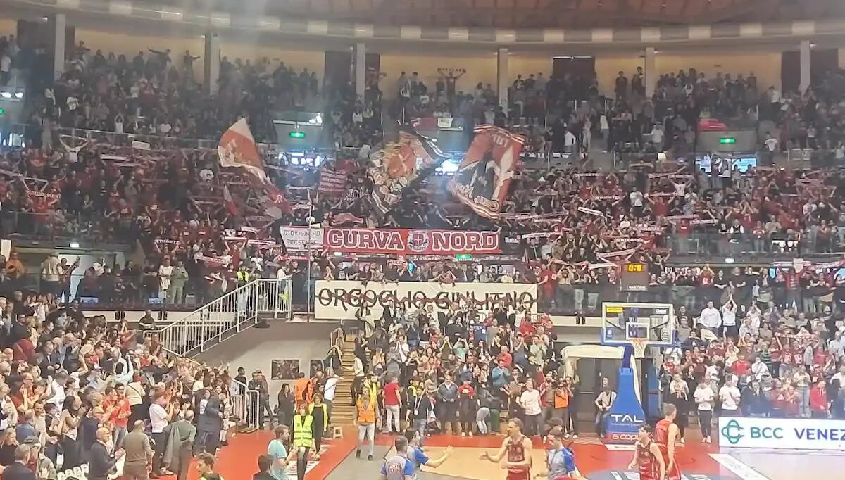 Valentine-show contro Napoli e Pallacanestro Trieste "sul velluto": finisce 109-82 - 