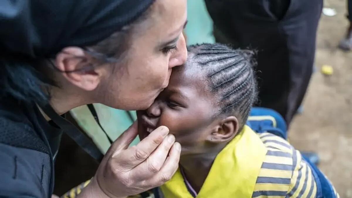 Paola Viola e “Una mano per un Sorriso” ristrutturano la Smiling School a Nairobi - 