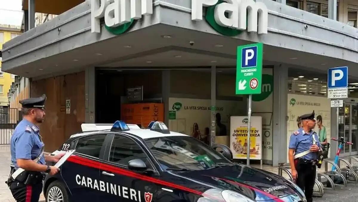 Minaccia titolare e guardia giurata al Pam, fermato un 45enne: processato per direttissima - 