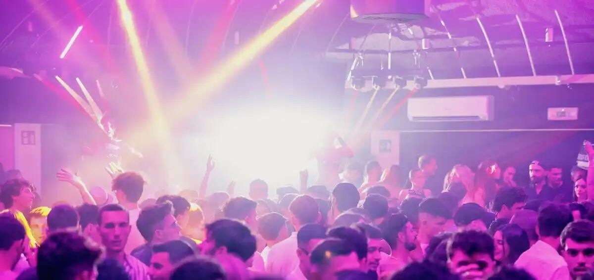 Pasqua in musica al BASE di Sistiana con Albert Marzinotto il 20 aprile - 