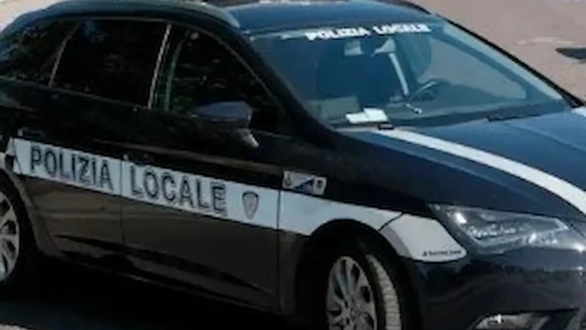 La polizia ferma un minorenne, il ragazzo ammette di spacciare: la madre sapeva tutto - 