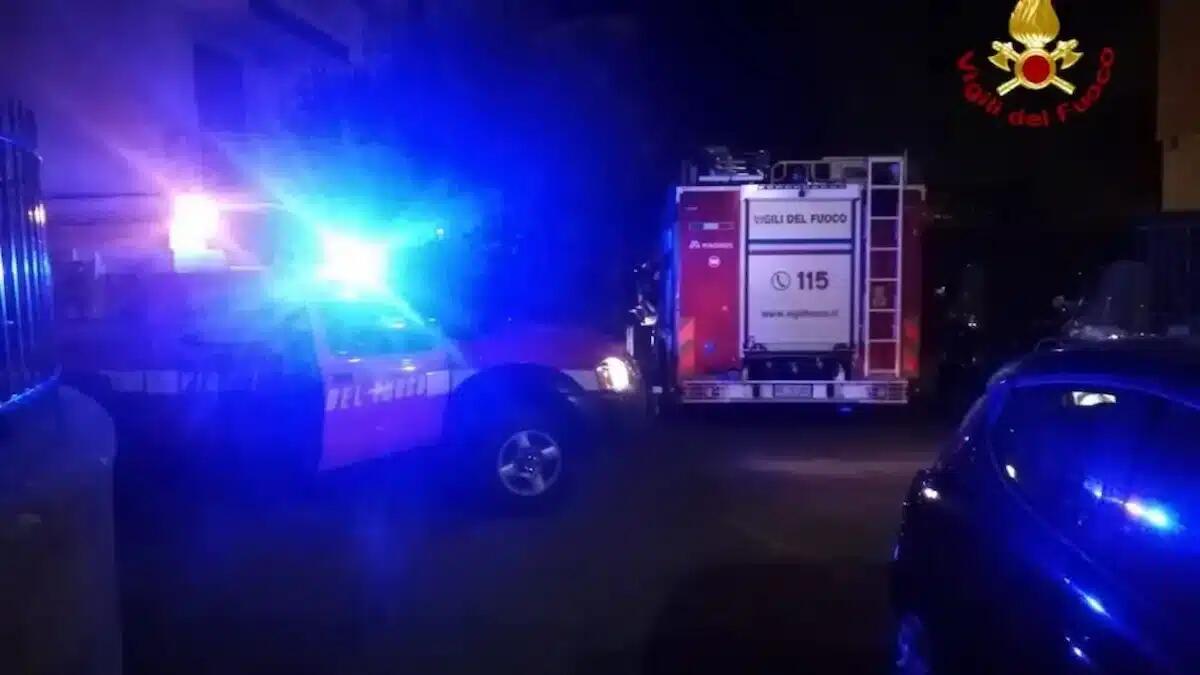Tremendo incendio in condominio: evacuate sei famiglie, 14 intossicati - 