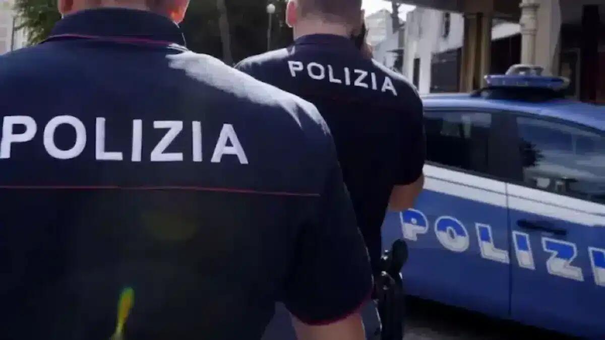 Tenta di fuggire al controllo della Polizia: in bocca aveva 62 ovuli di droga pronti per la vendita - 