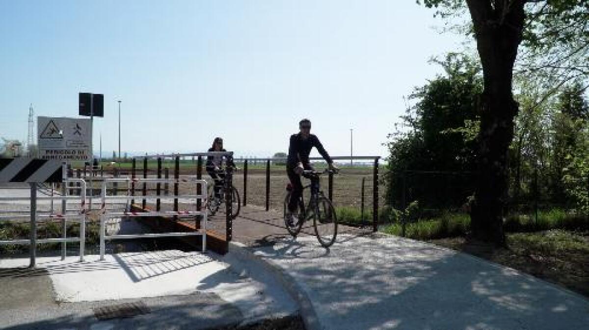 Inaugurazione tratto ciclabile Lauzacco-Alpe Adria, investimento 1,1 milioni - 