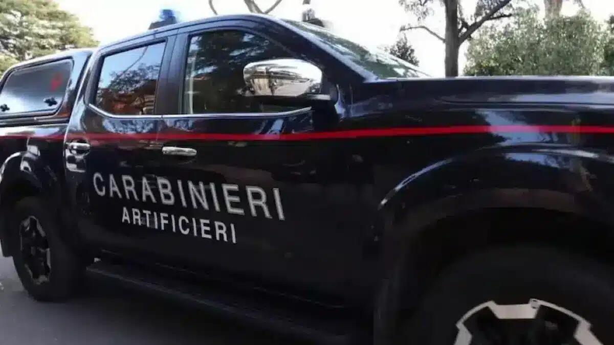 Zaini sospetti abbandonati per strada: scatta l'allarme bomba nel cuore di Trieste - 