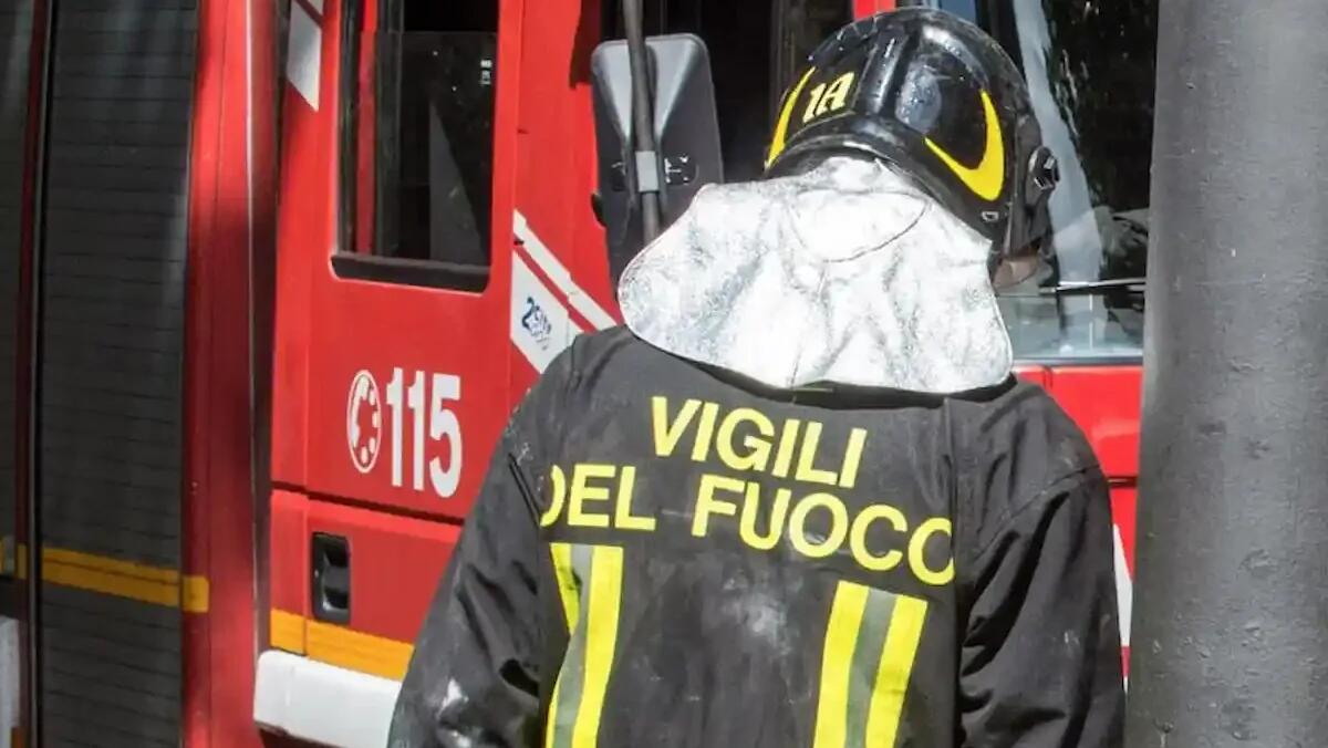 Doppia emergenza per i vigili del fuoco: fuga di gas e un cittadino colto da malore - 
