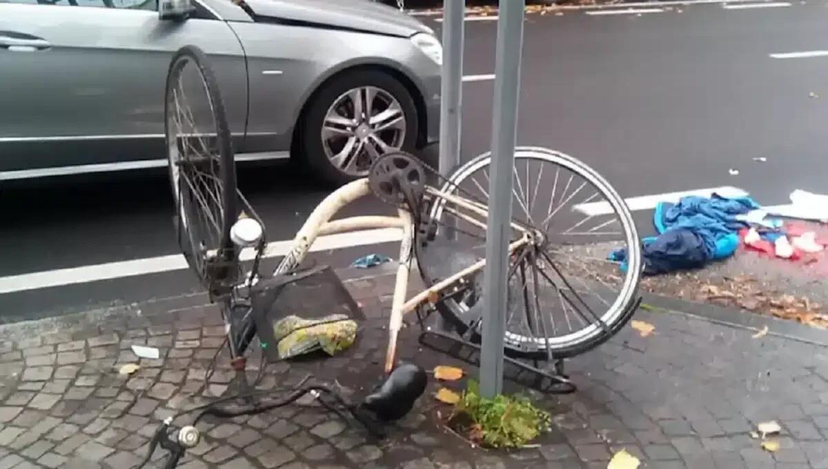 Automobilista travolge una donna in bici e la lascia sanguinante a terra: è caccia al pirata - 