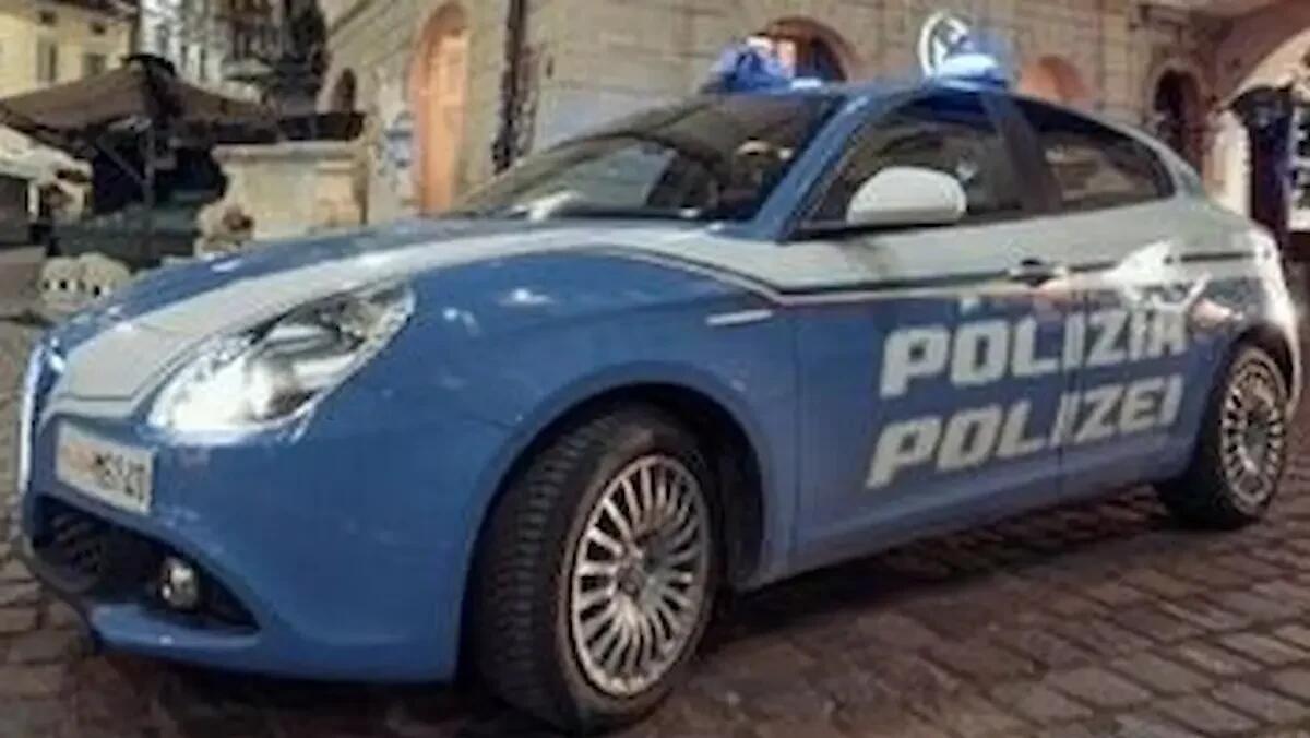 Bimba di 11 anni salva la madre dalla violenza del padre, chiama la polizia: arrestato 50enne -