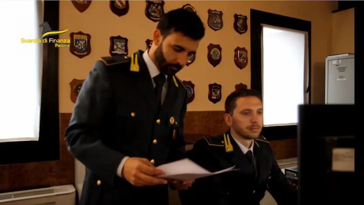 Finto commercialista, evasione fiscale e riciclaggio: sequestrati beni per oltre 1 milione di euro - 