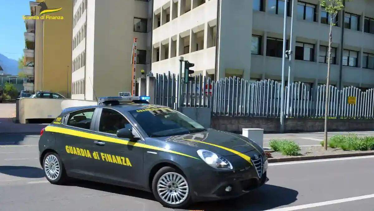 Fermato un 22enne tunisino, trovato con oltre 100 grammi di cocaina: tenta la fuga ma viene arrestato - 