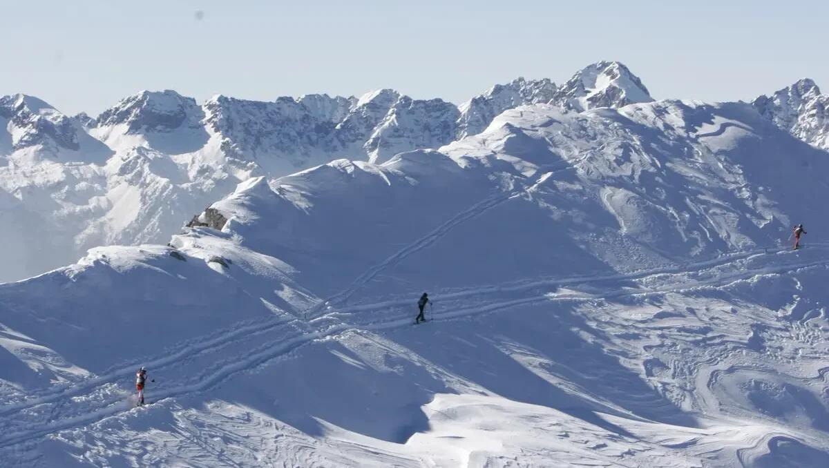 Claut, weekend tra ghiaccio e neve: Final Four di curling e Raduno Scialpinistico del Pradut - 