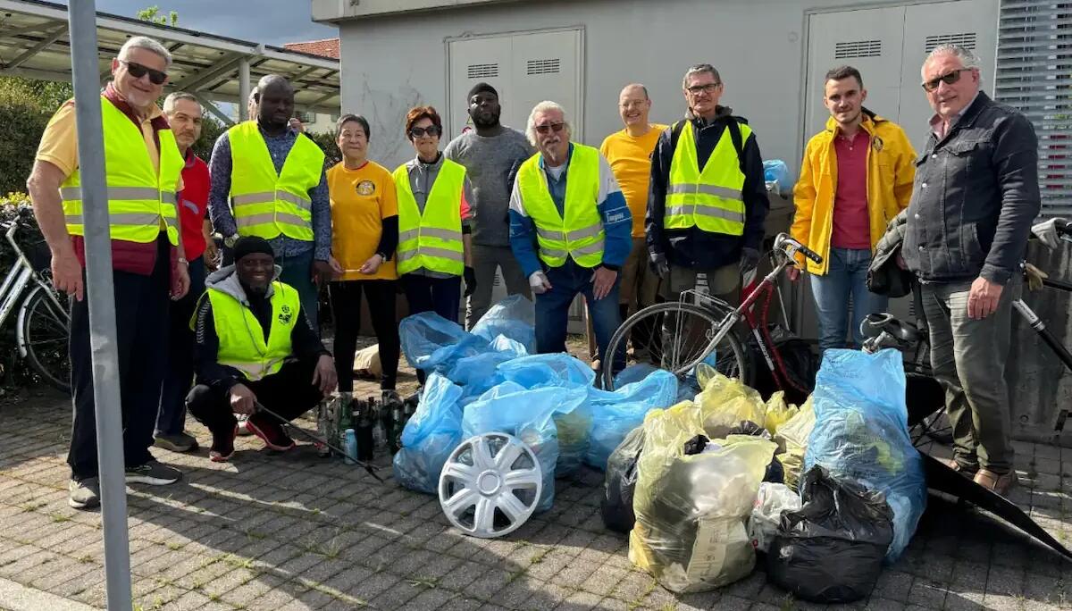 "Puliamo i quartieri": a Pordenone raccolti 80kg di rifiuti -