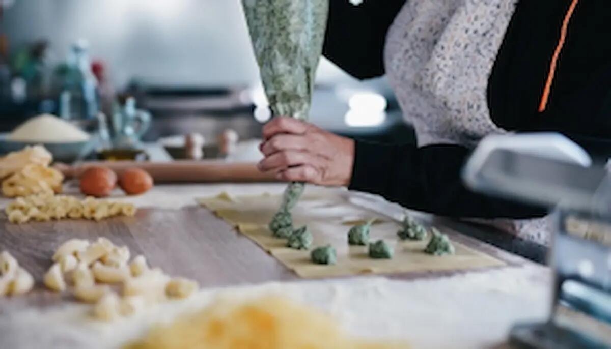 Cucinare come un professionista: Gadget da cucina tradizionali e moderni per l'autentica cucina trentina - 