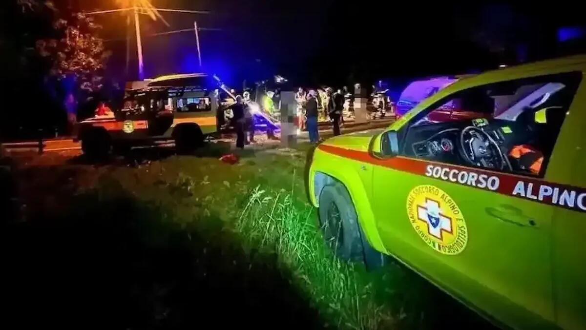 Esce per una camminata in montagna e scompare, ricerche per tutta la notte: 18enne ritrovato - 