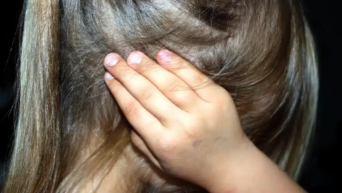 Massacra di botte la figlia della compagna: 30enne egiziano in carcere, bimba di 5 anni in ospedale - 