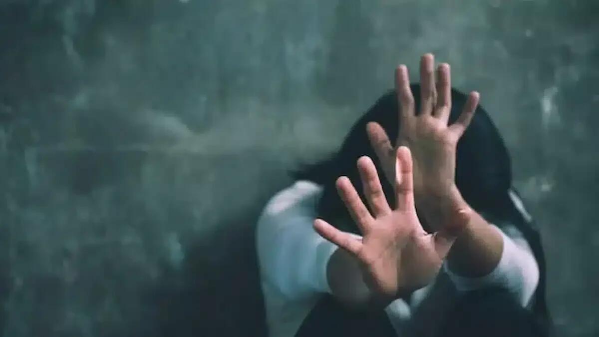 Donna segregata e violentata per cinque giorni nell'ex palazzo Telecom: arrestato 32enne - 