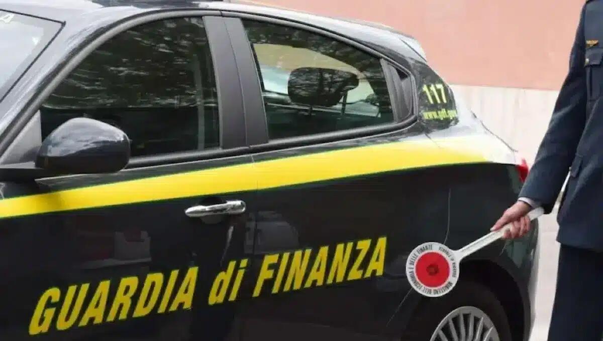 Cantiere tutto "in nero": 9 operai irregolari. Maxi-sanzione e proposta di sospensione dell'impresa -