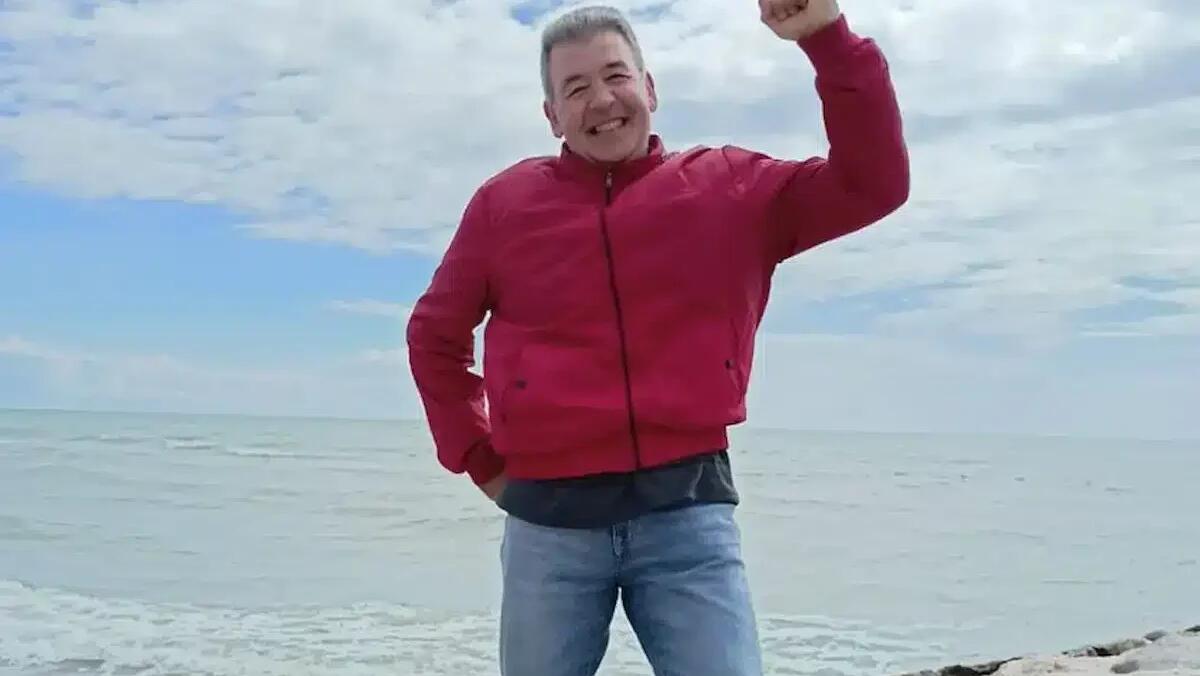 Crolla il tetto e precipita per 6 metri: Marino Zaltron muore a 58 anni, era da poco in pensione -