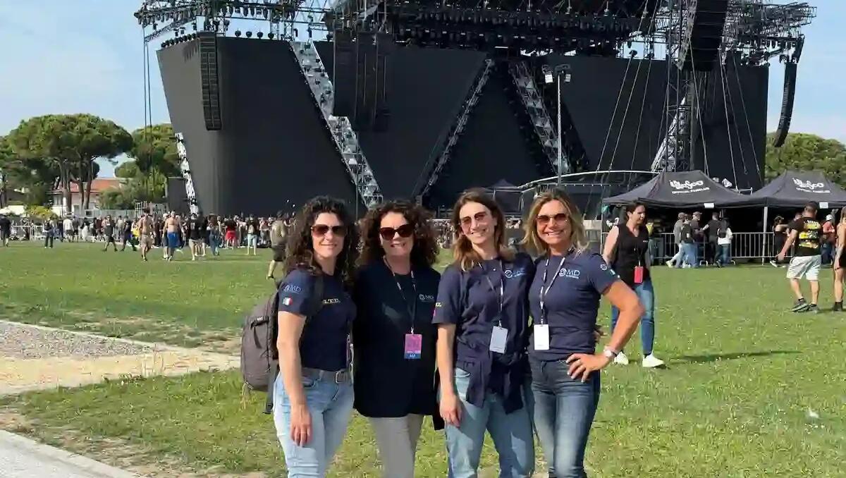Sicurezza e innovazione dietro ai grandi concerti: team al femminile e tecnologia avanzata -