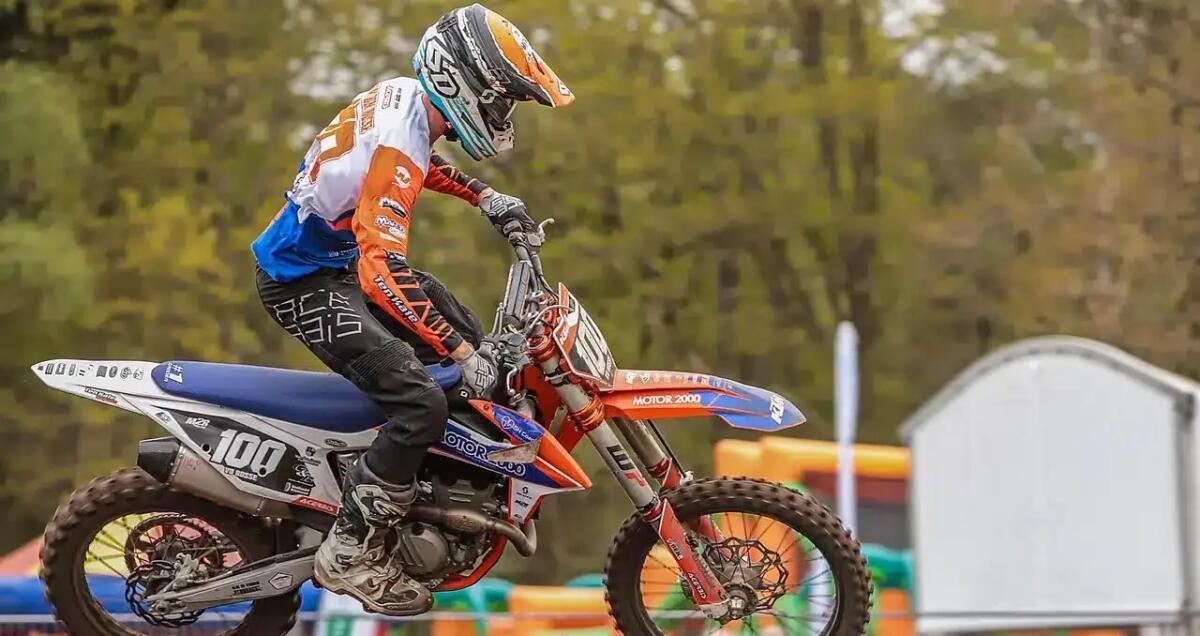 Motocross, incidente in pista a Caneva: ferita una giovane pilota - 