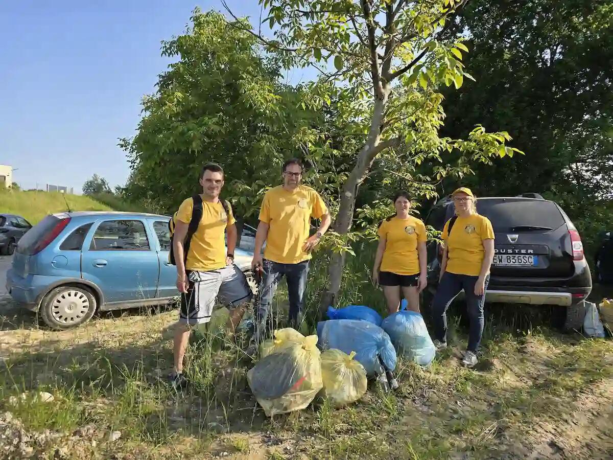 Ministri Volontari di Scientology puliscono il greto del fiume Meduna: "Qualcosa si può fare" - 
