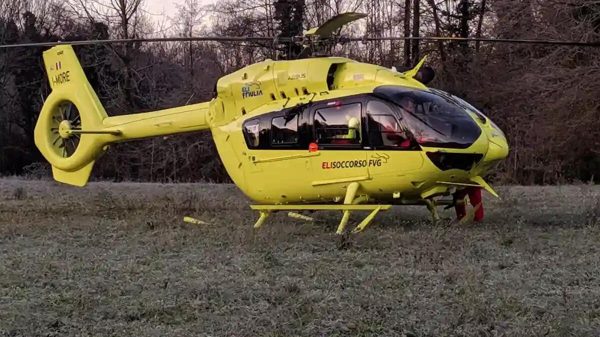 Recinzione crolla e travolge una bimba mentre giocava: elitrasportata in codice rosso a Udine - 