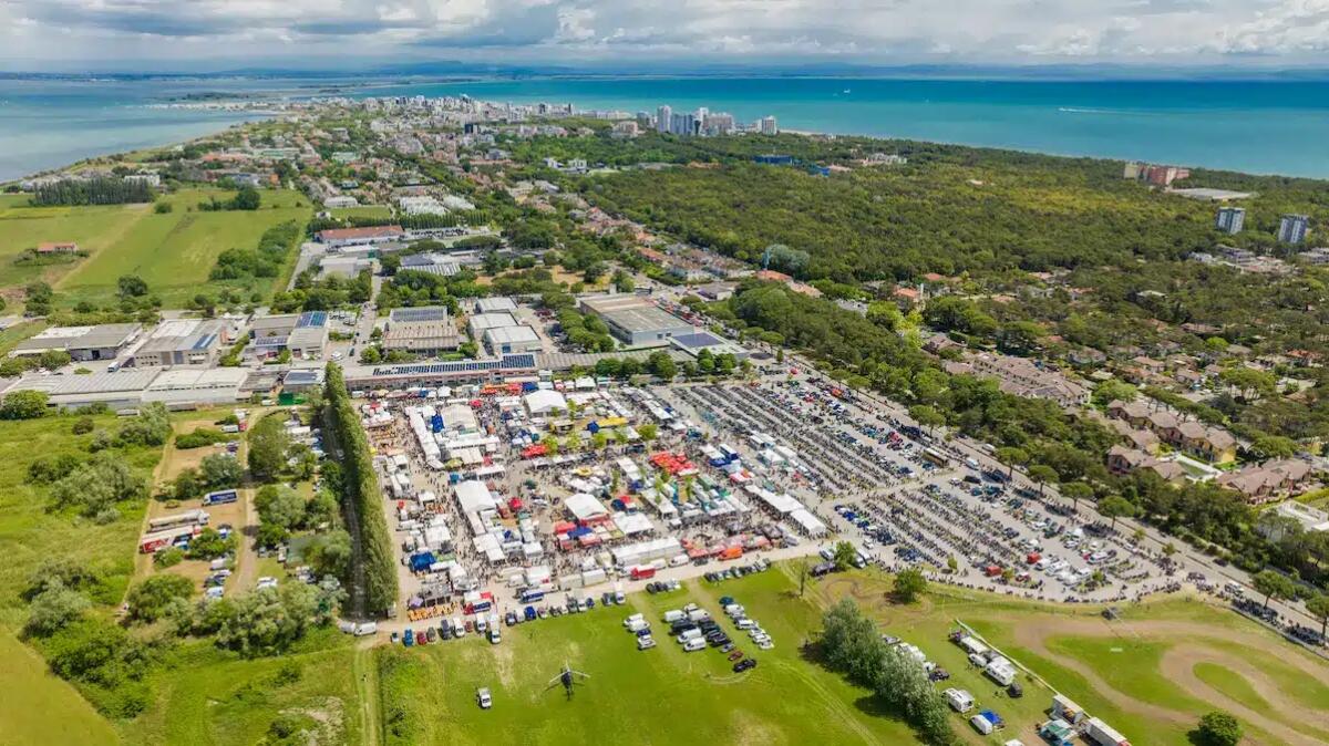Un sabato da tutto esaurito a Lignano per la Biker Fest con show, raduni e Parata del tramonto | FOTO - 