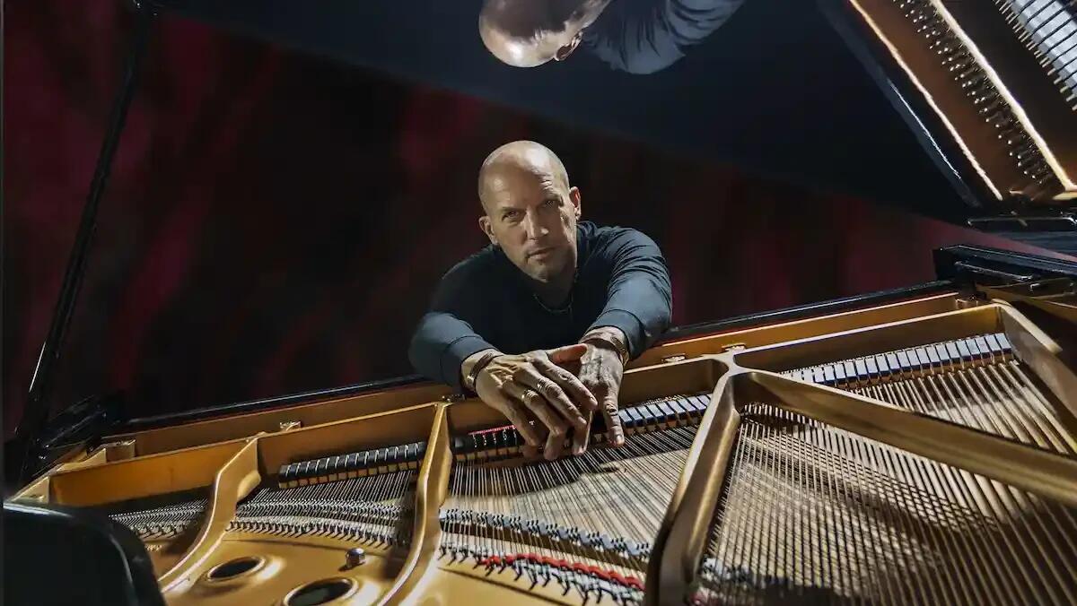 Luca Faraò e il suo trio rendono omaggio ai giganti del jazz con Tributes - 