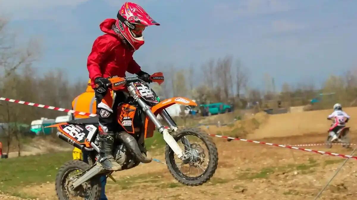 Tragedia al crossodromo, brutta caduta dalla moto: Filippo Morello muore a soli 20 anni in gara - 
