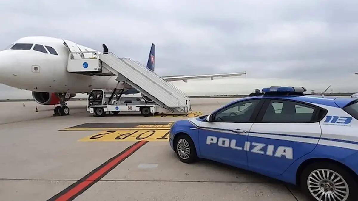 Doppia espulsione in 48 ore, rimpatriati due cittadini stranieri: irregolarità e furto sono le ragioni del provvedimento - 