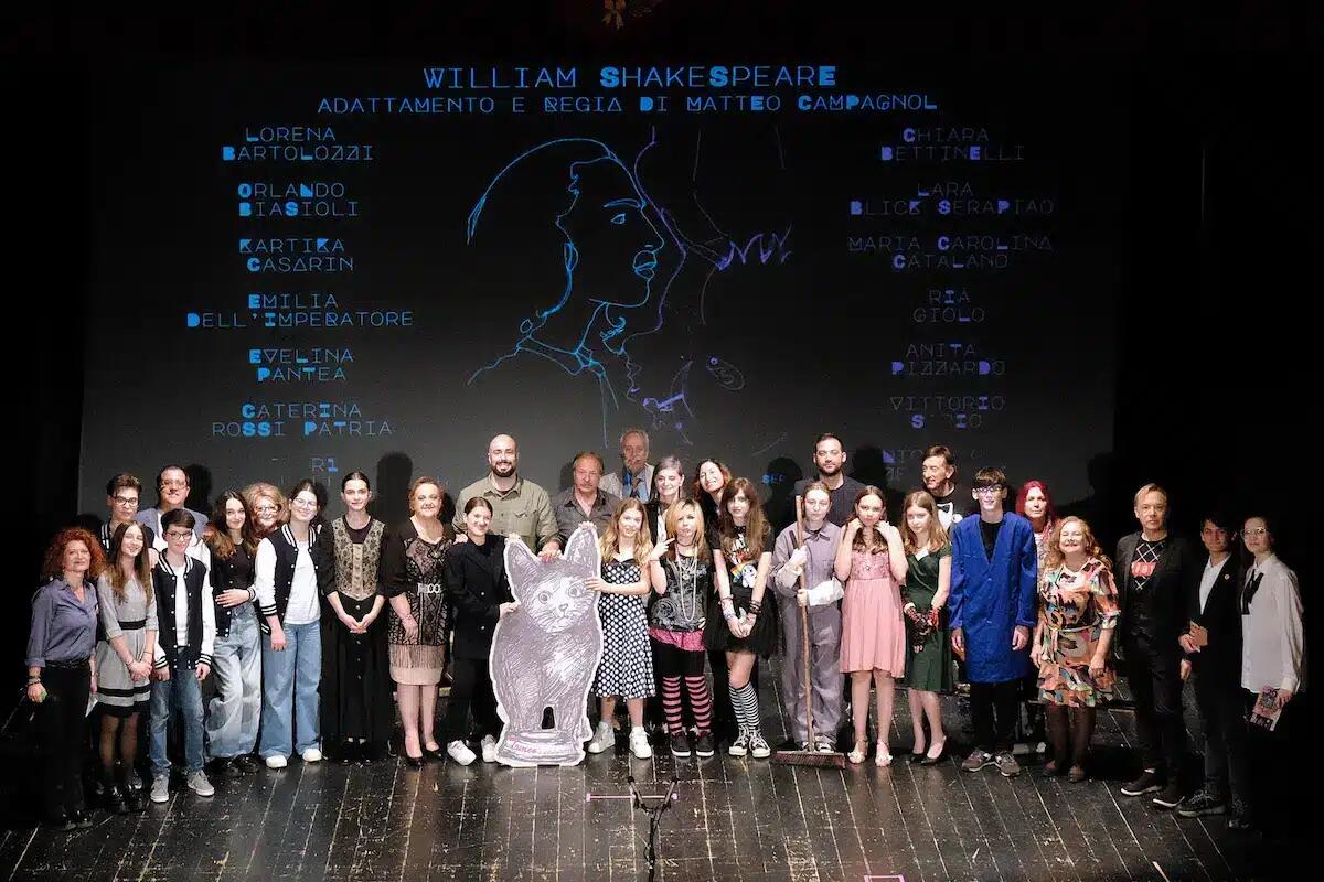 Premio Tomeo incanta Lendinara con Shakespeare e oltre 70 giovani attori - 