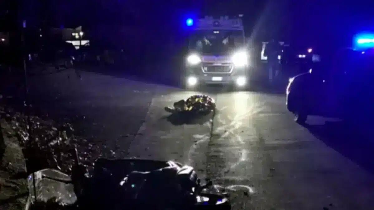 Terribile scontro auto-moto: 21enne in prognosi riservata - 
