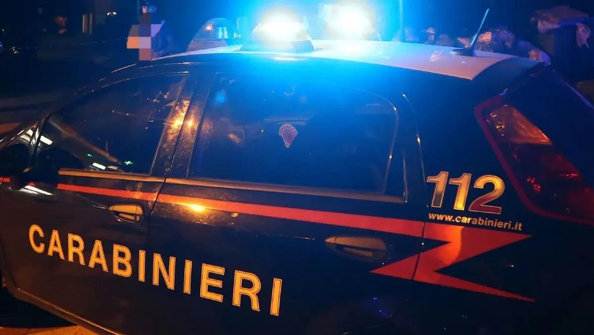 Rave non autorizzato in un capannone abbandonato: denunciate 45 persone tra cui anche minori - 