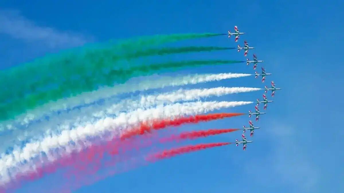 Primo Maggio a Rivolto: oltre 15mila persone per lo spettacolo straordinario delle Frecce Tricolori - 