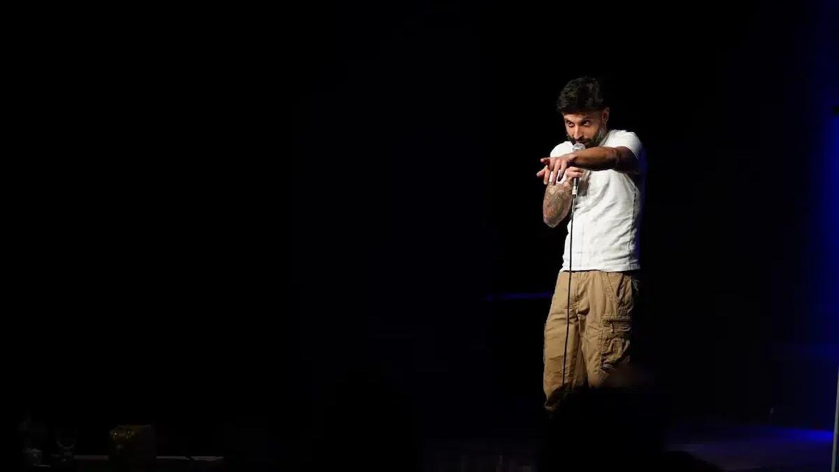 "Cromosoma X": lo spettacolo di Andrea Di Castro chiude la stagione di stand up comedy a l'Avogaria -
