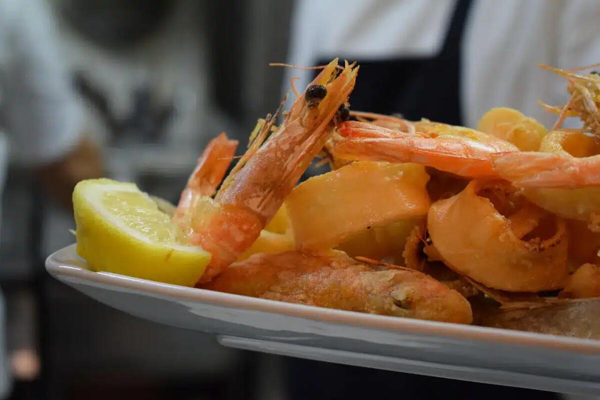 Questa Festa del Pesce in Veneto non si può perdere: tre serate tra gusto e musica nel weekend -