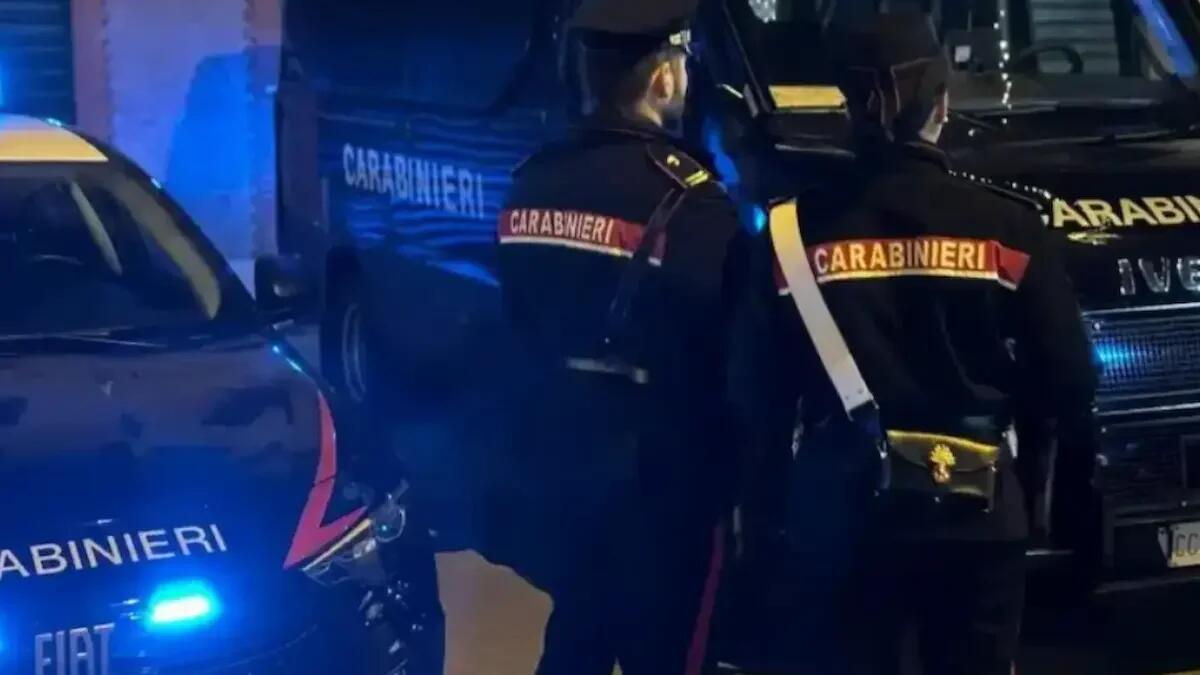 Spedizione punitiva in centro con coltelli e mazze da baseball: Foglio di Via per un 42enne albanese - 