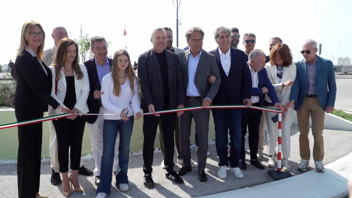 Lignano Pineta, riqualificazione di Piazza Marcello D'Olivo: ecco la nuova rotatoria - 