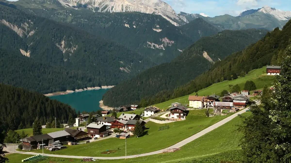 Un sentiero che unisce benessere e paesaggi da favola: inaugurato "Hinterseike" a Sauris di Sotto - 