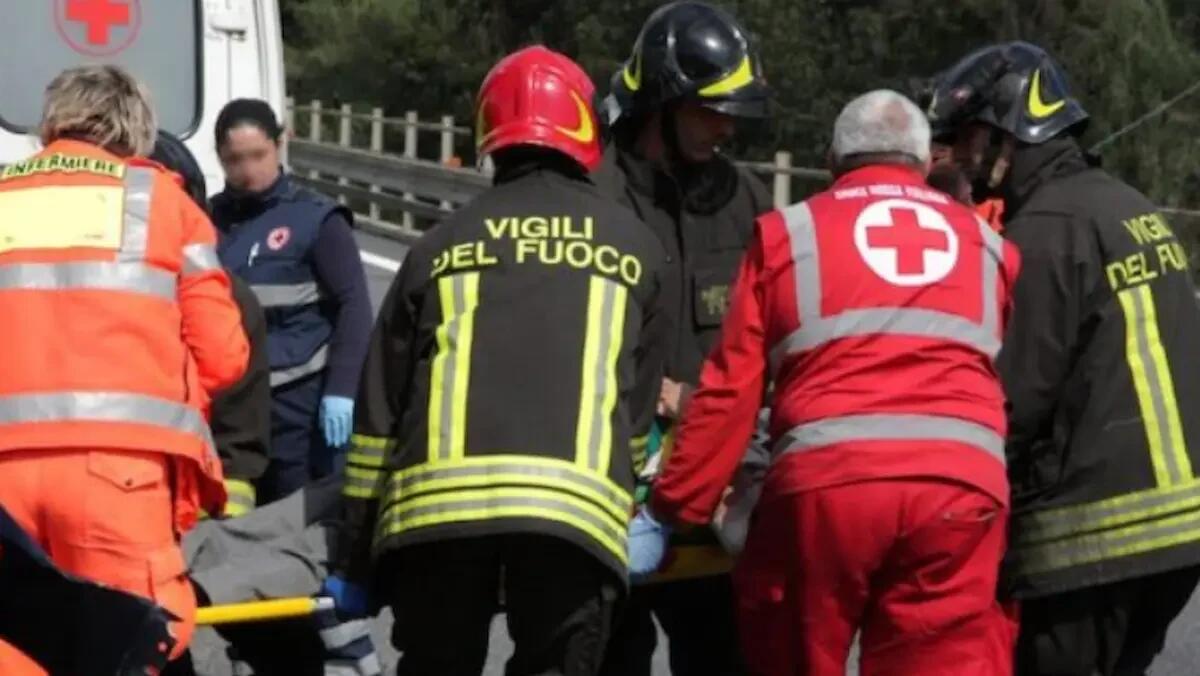 Tragico scontro moto-furgone all'incrocio, centauro muore sul colpo: Enrico Braghin aveva 63 anni - 