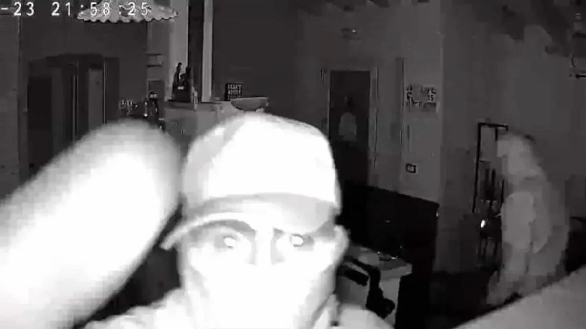 Furto in casa in diretta online, il proprietario riceve la notifica sullo smartphone - 