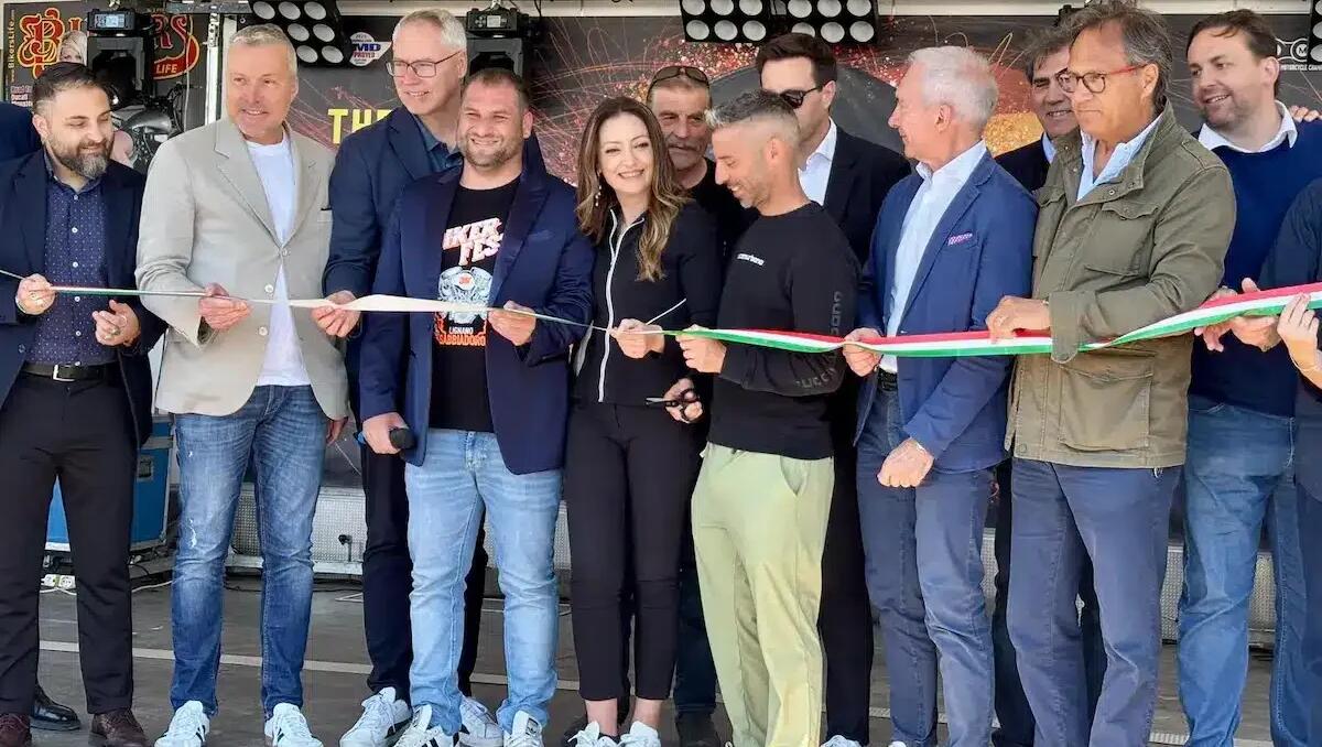Inaugurato il lungo weekend di motori, cultura e divertimento a Lignano Sabbiadoro - 